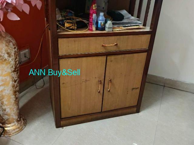 Corner wooden table
