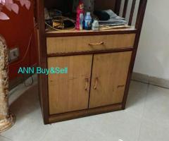 Corner wooden table