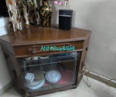 Corner wooden table